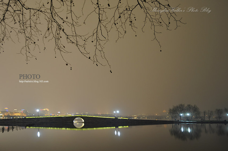 西湖断桥夜景