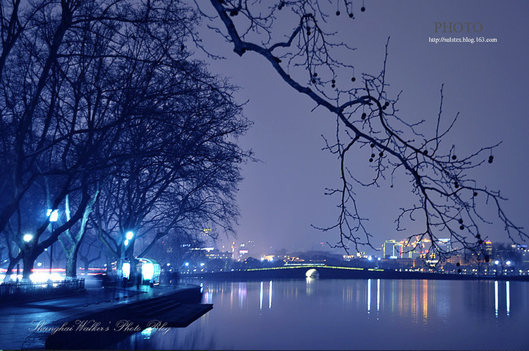 西湖断桥夜景